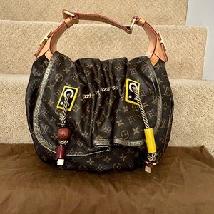 Authentic Louis Vuitton Kalahari GM